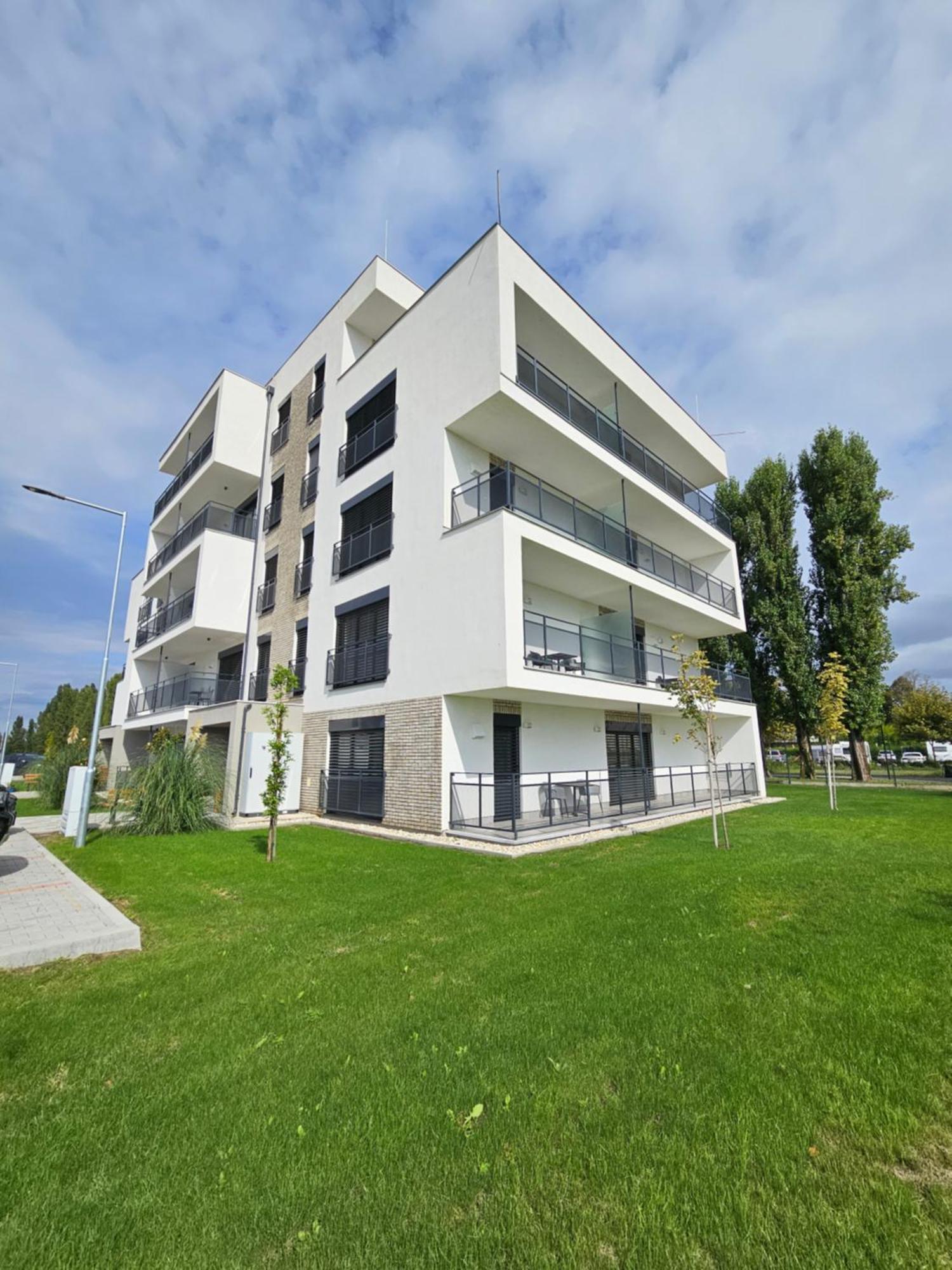 Harmonia Riva Apartman B11 Dunajská Streda Eksteriør bilde